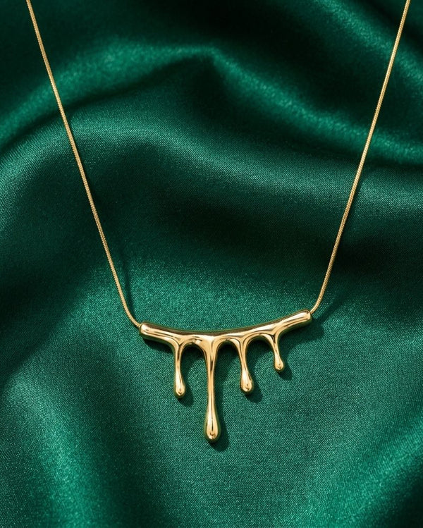 Priva Liquid Drop Gold Necklace
