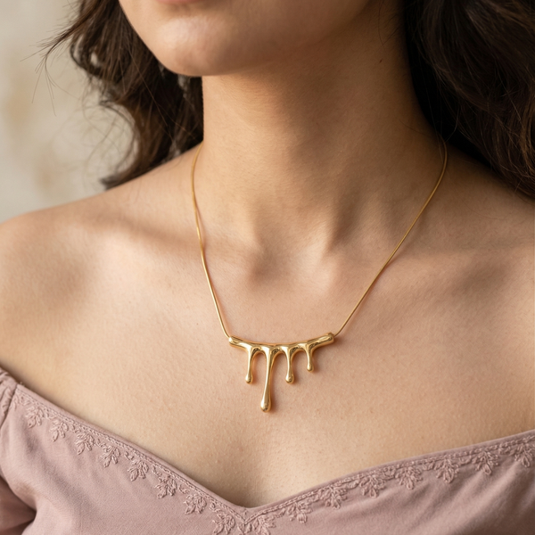 Priva Liquid Drop Gold Necklace