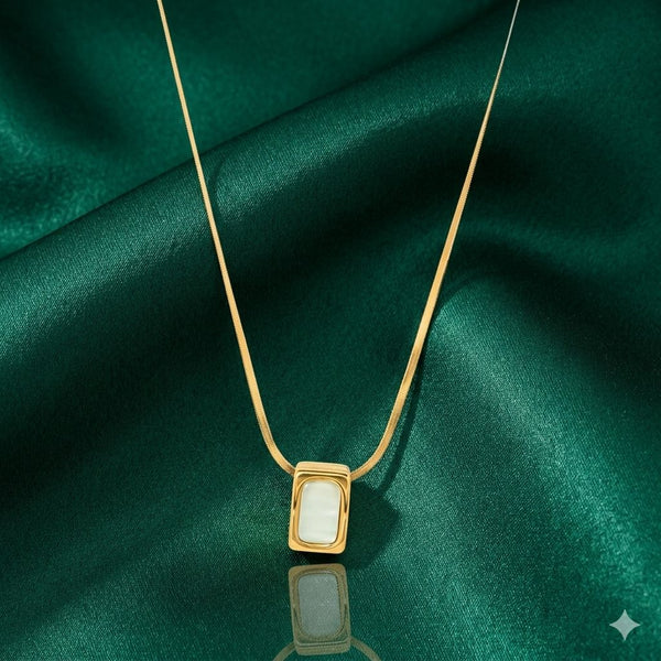 Priva White Stone Gold Pendant Necklace