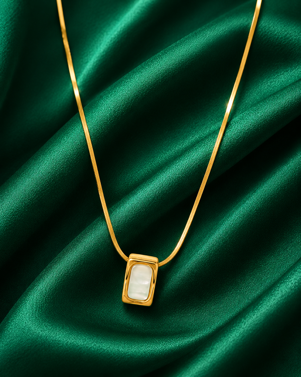 Priva White Stone Gold Pendant Necklace
