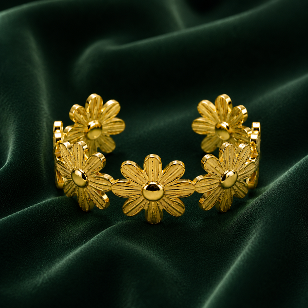 Priva Daisy Bloom Gold Bracelet