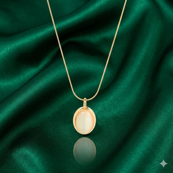 Priva Oval Pearl Gold Pendant Necklace
